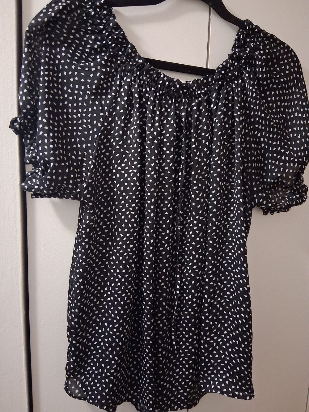 Talent Black and White Printed Puff Sleeve Women’s Top 1X